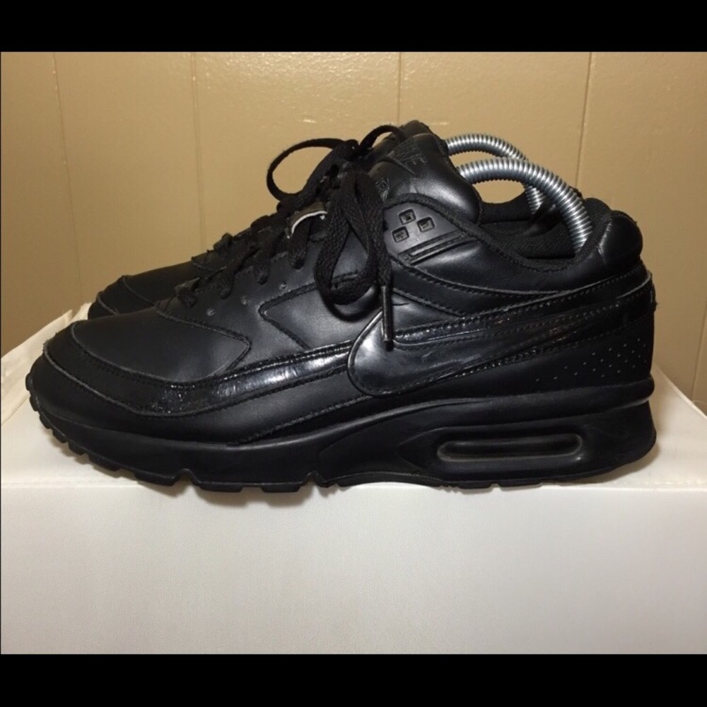 Black anime Airmax 7y